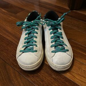 P448 gently used womens size 38 
(size 7) sneakers